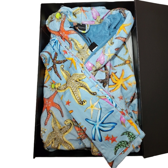 Versace Starfish Robe- Tresor De La Mer Pale Blue Terrycloth Unisex Bath Robe - Picture 4 of 13